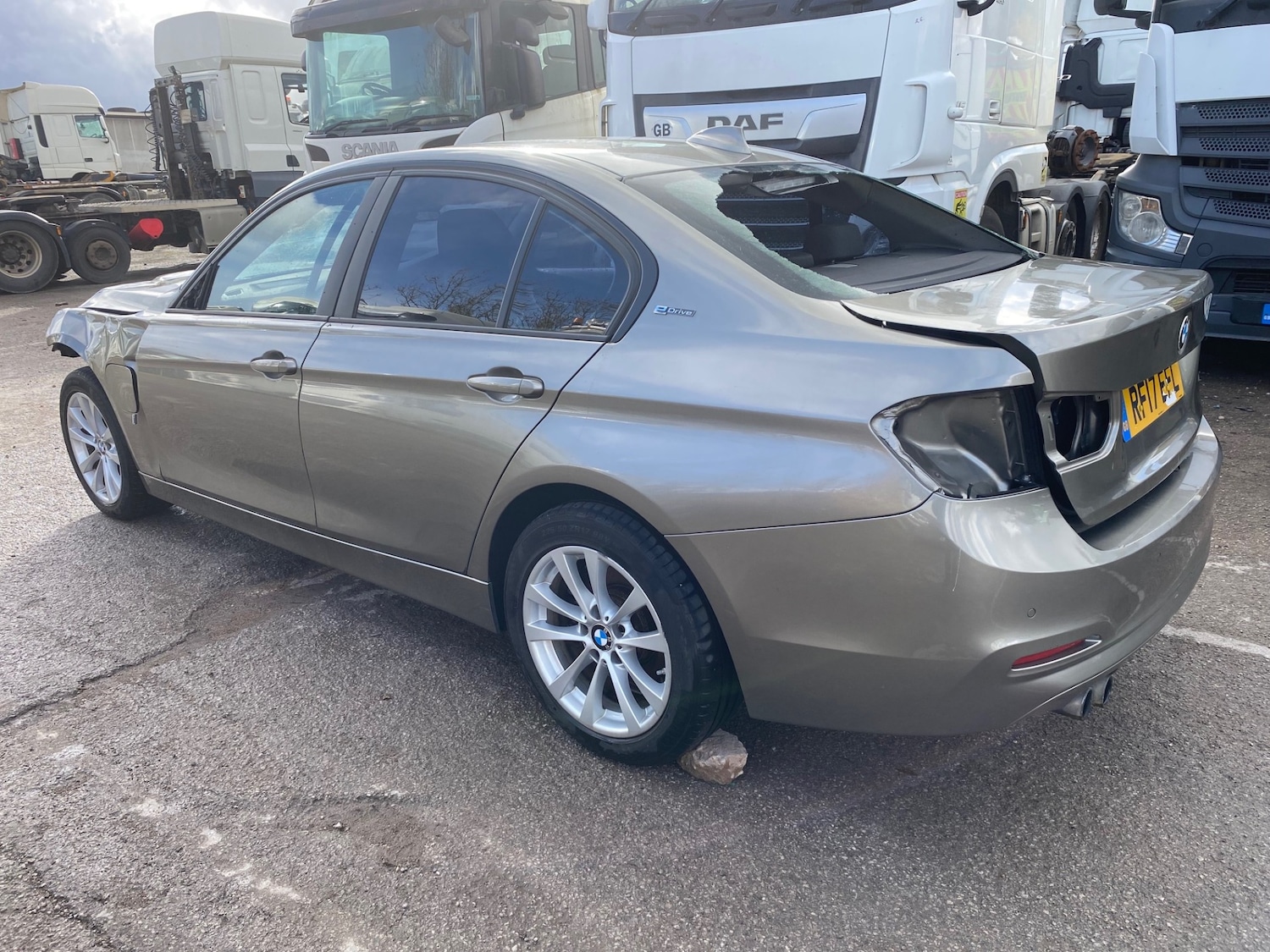 Used BMW 3 Series 2017 for sale - 76327403: Photo 2