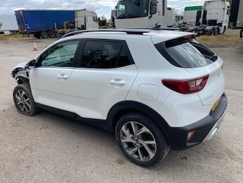 Used Kia Stonic 2024 for sale - 79582784: Photo