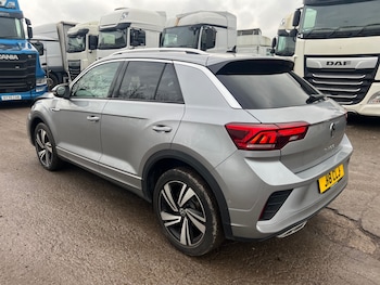 Used Volkswagen T-Roc 2024 for sale - 76488470: Photo