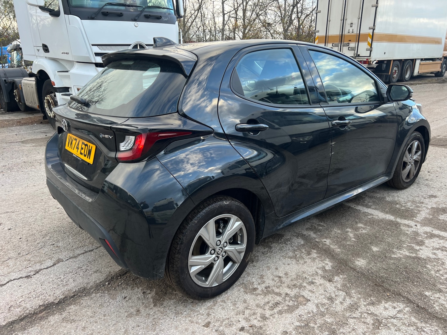 Used Toyota Yaris 2024 for sale - 76557748: Photo 4