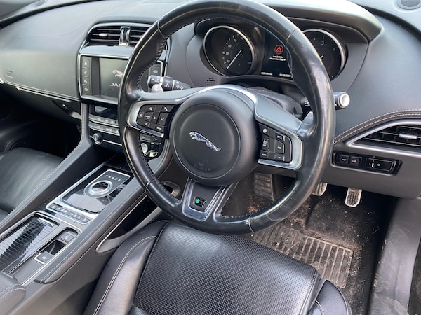 Used Jaguar F-Pace 2017 for sale - 73009541: Photo 5
