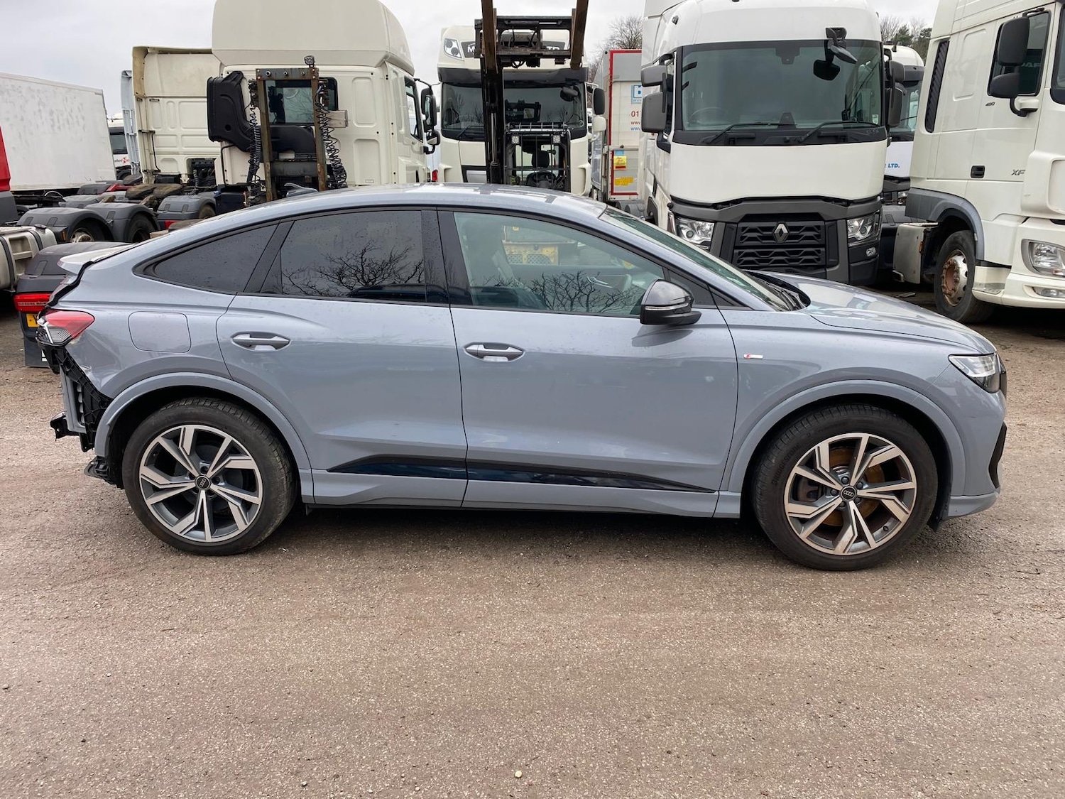 Used Audi Q4 e-tron 2023 for sale - 77352230: Photo 6