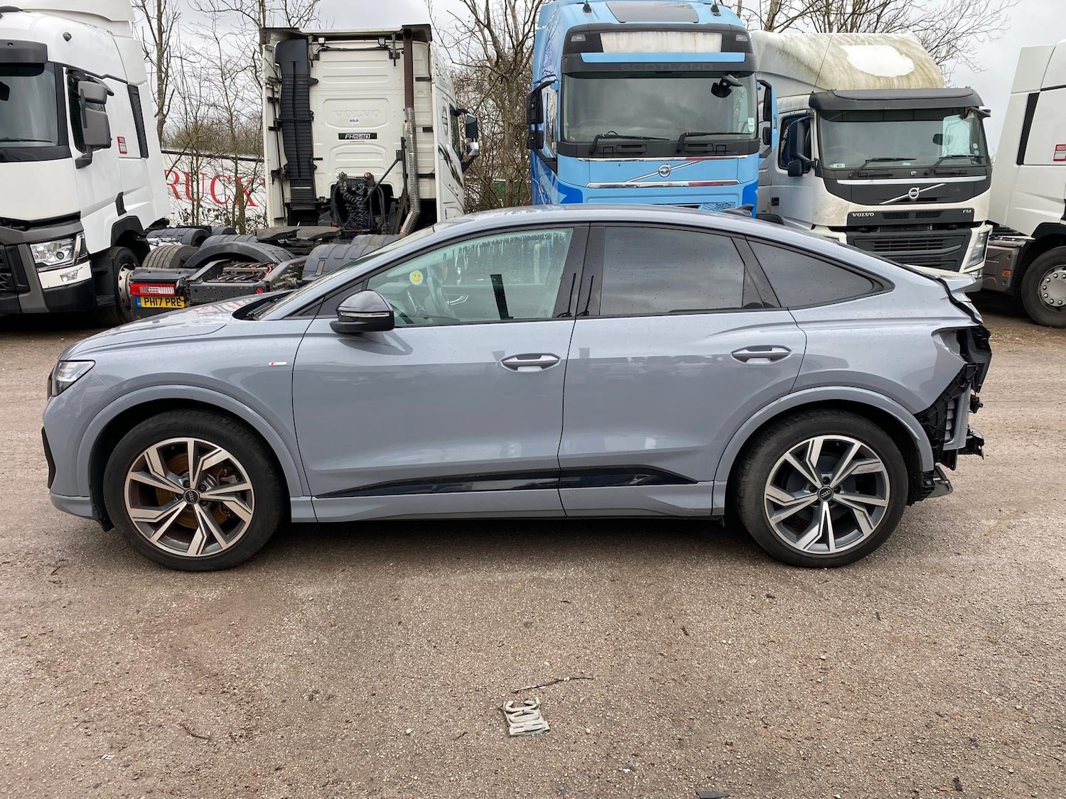 Used Audi Q4 e-tron 2023 for sale - 77352230: Photo 7