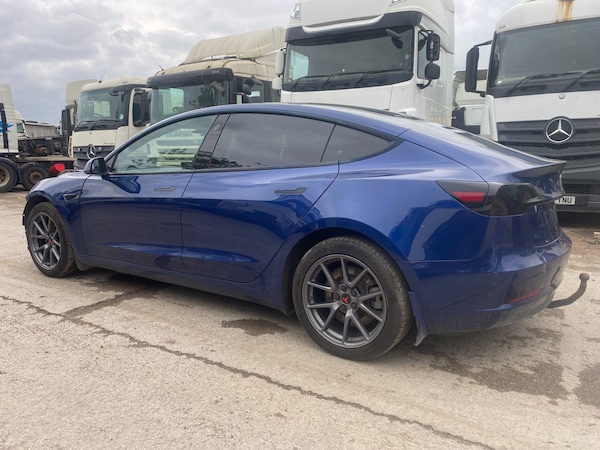 Used Tesla Model 3 2021 for sale - 76047694: Photo 2