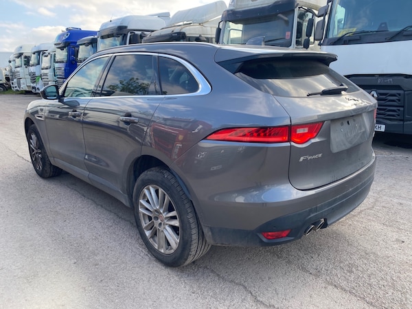Used Jaguar F-Pace 2017 for sale - 74537704: Photo 4