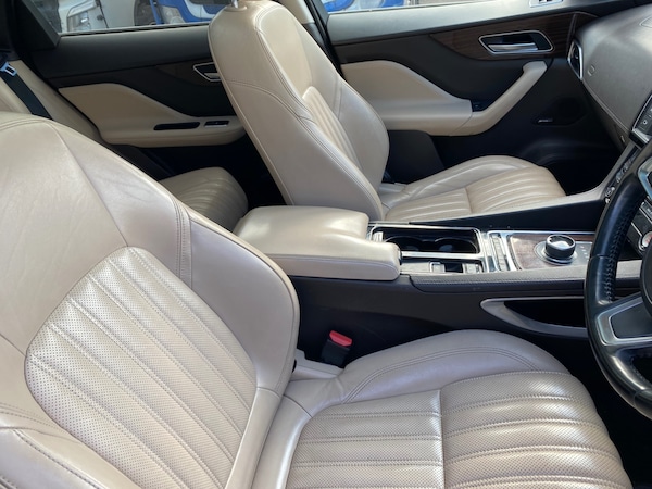 Used Jaguar F-Pace 2017 for sale - 74537704: Photo 8