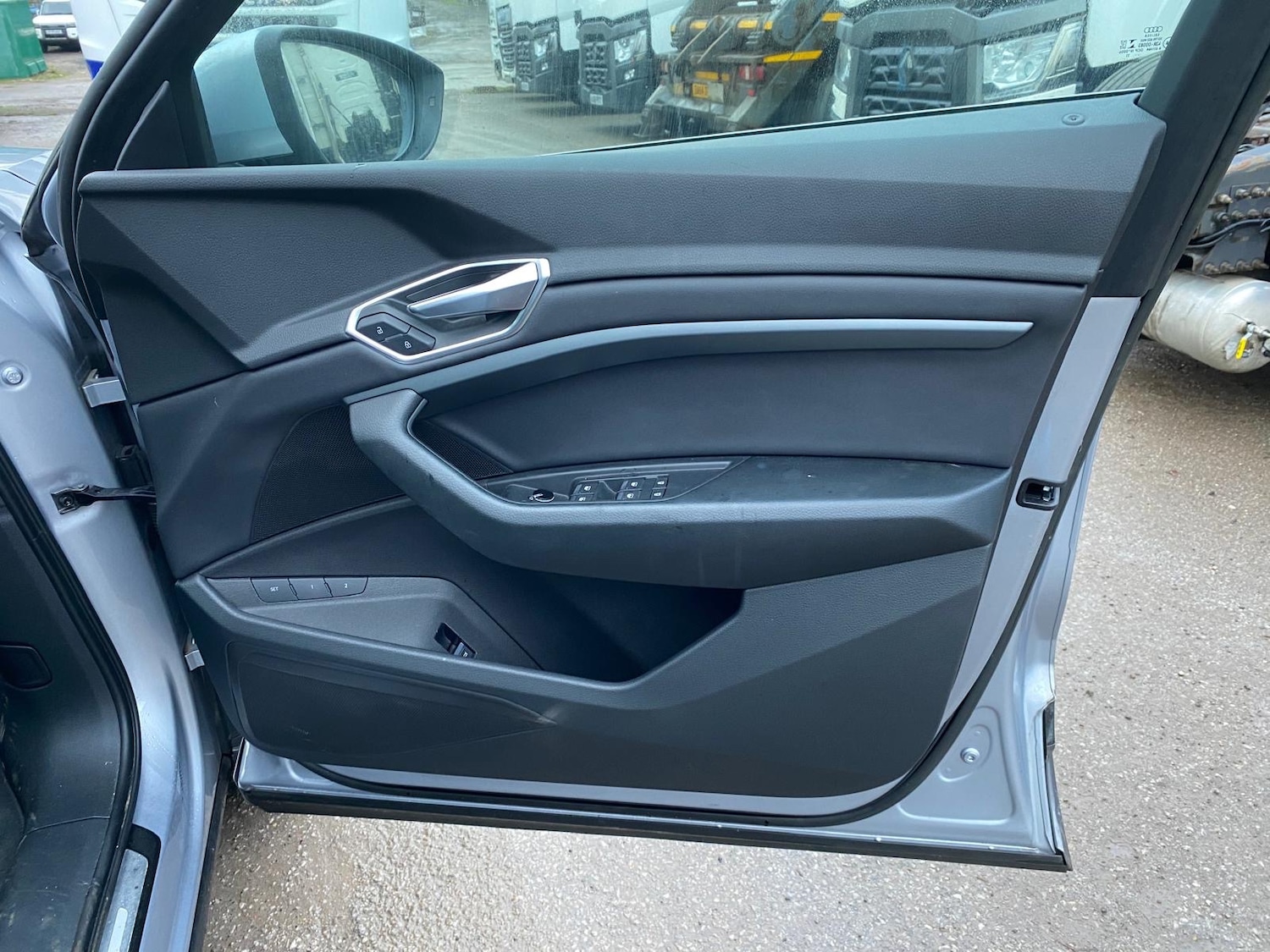 Used Audi e-tron 2021 for sale - 77354079: Photo 12