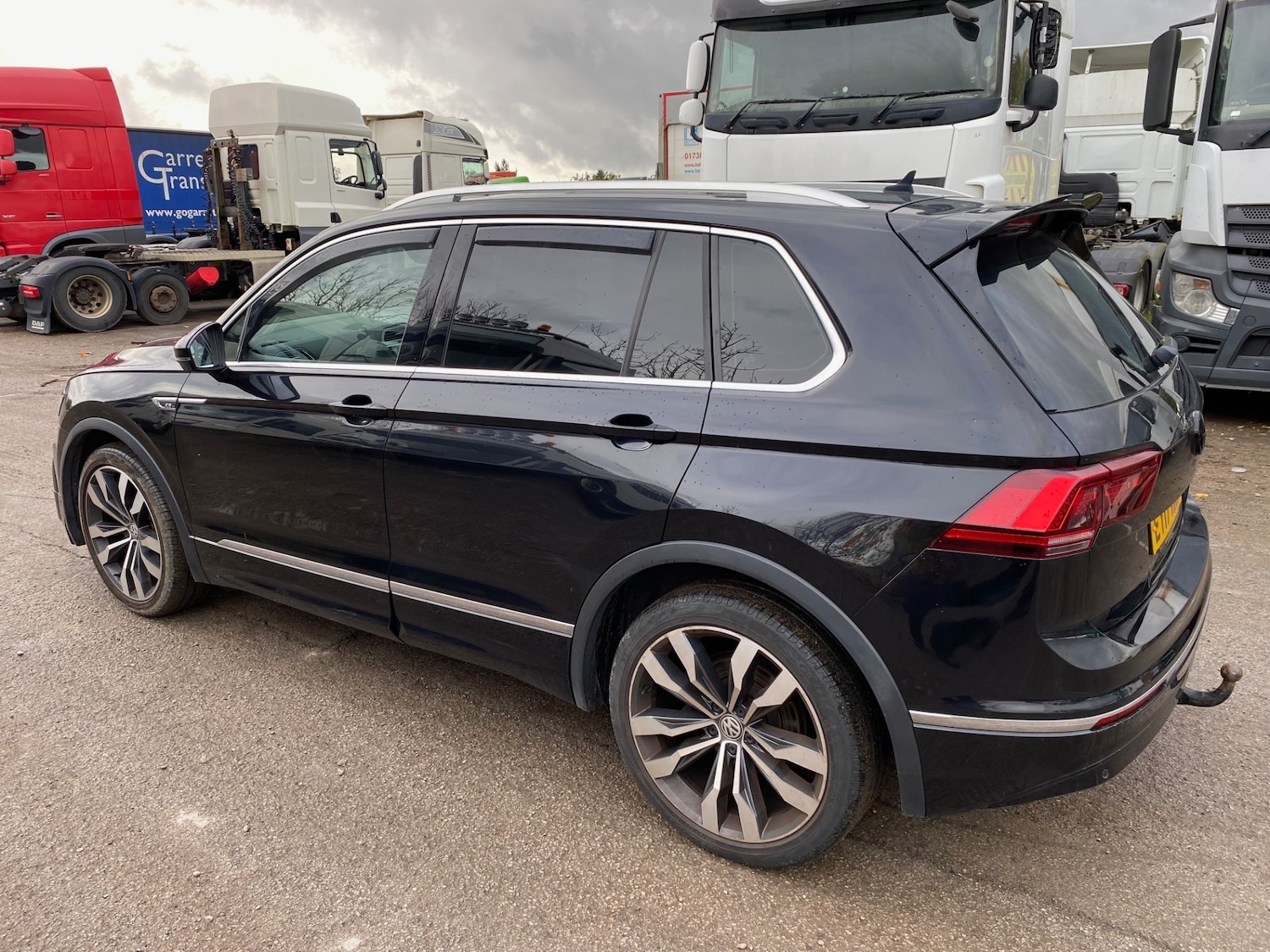 Used Volkswagen Tiguan 2017 for sale - 76352281: Photo 2