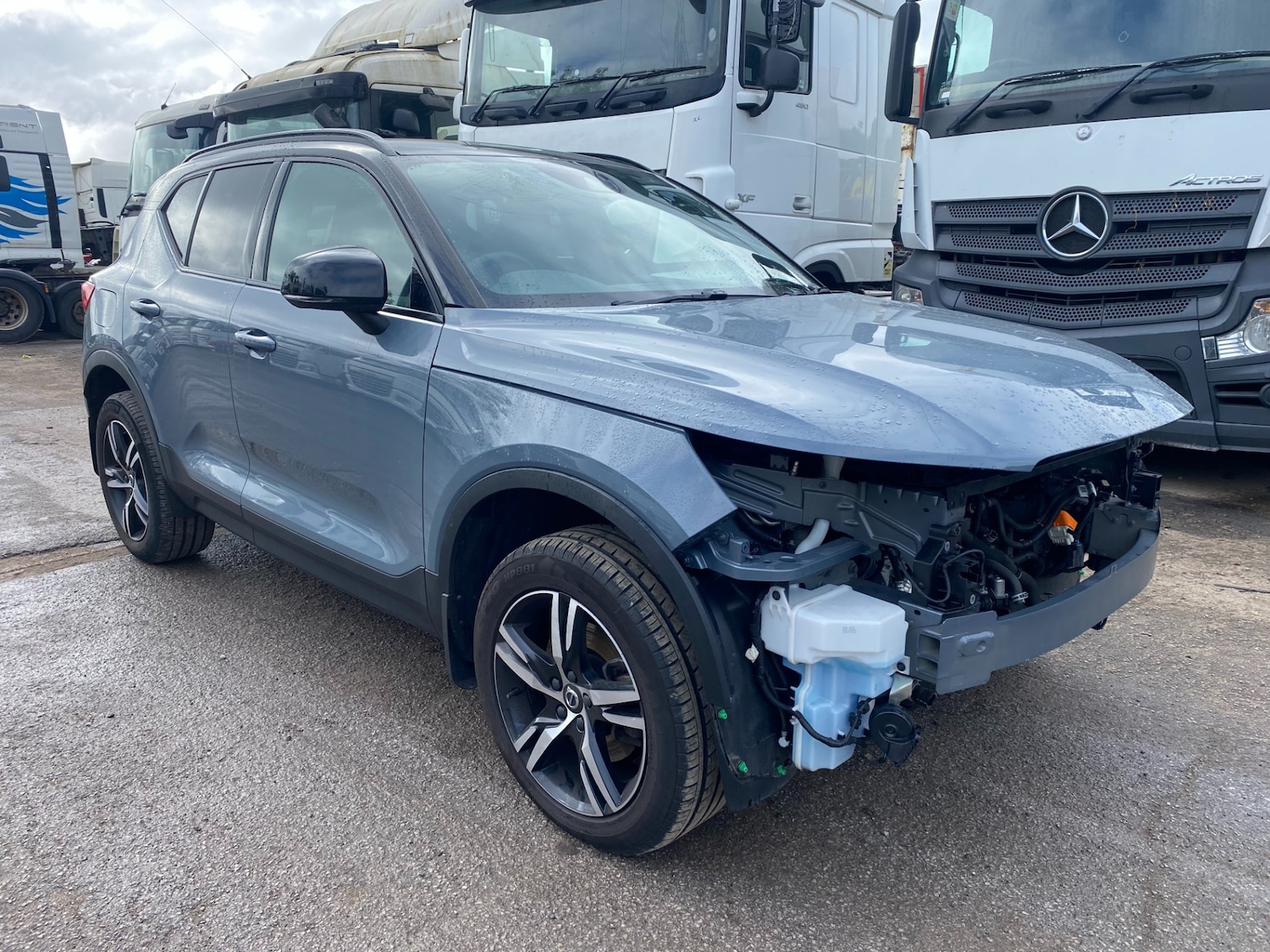 Used Volvo XC40 2021 for sale - 76047665: Photo 2