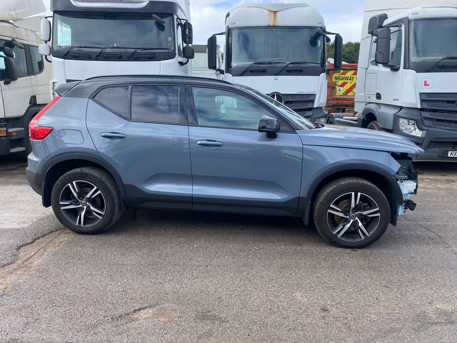 Used Volvo XC40 2021 for sale - 76047665: Photo 3