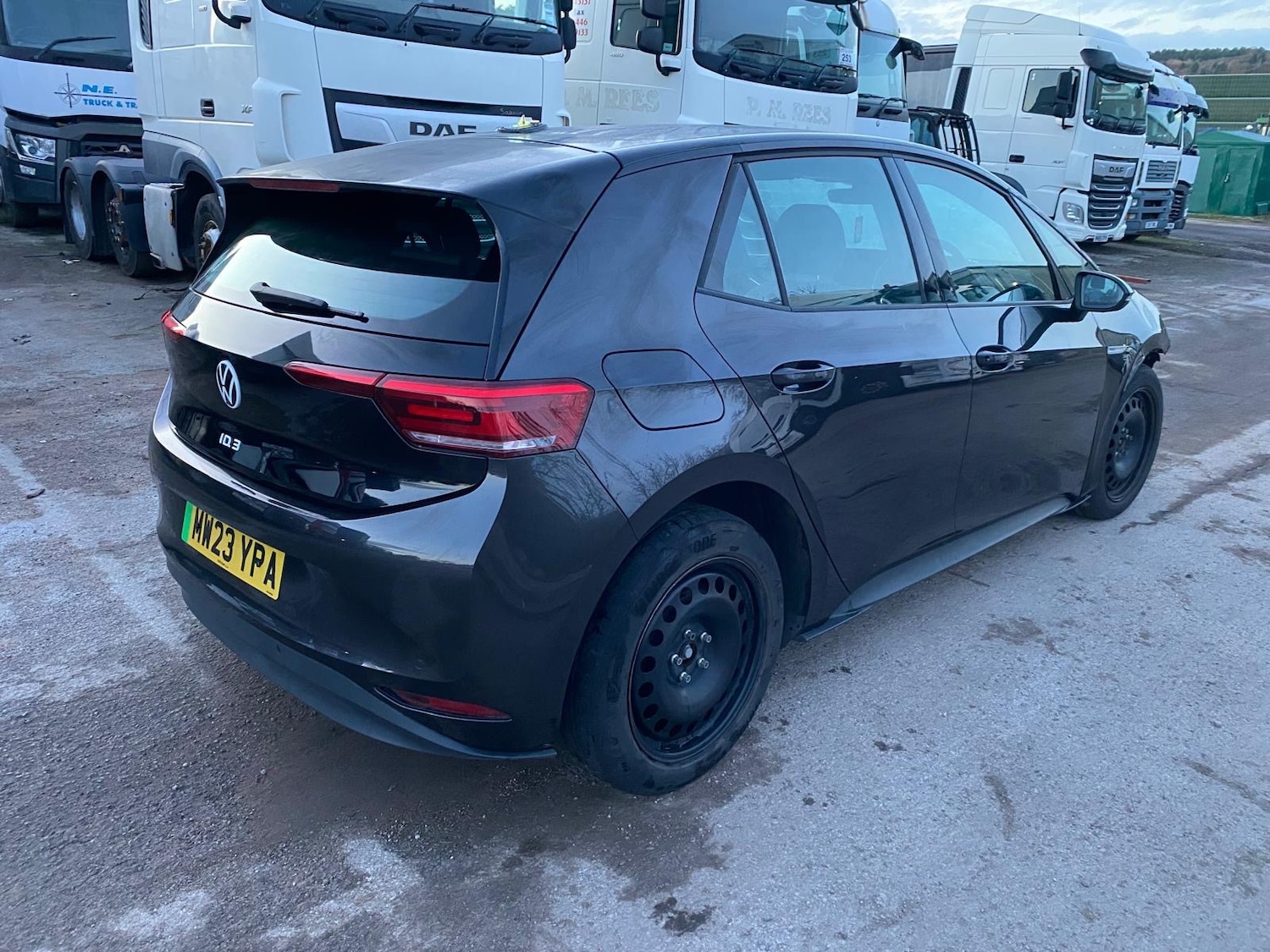 Used Volkswagen ID.3 2023 for sale - 76893089: Photo 2