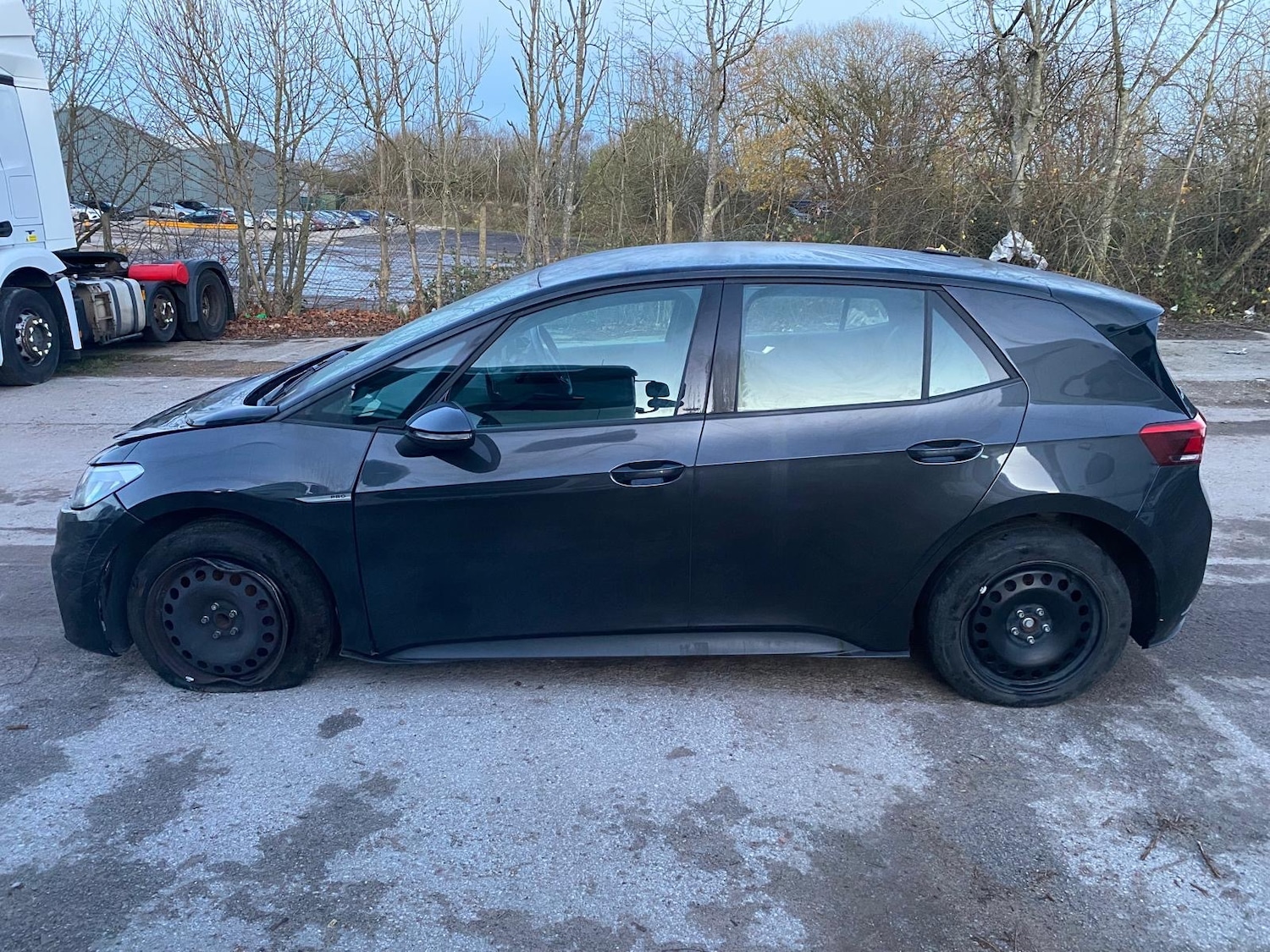 Used Volkswagen ID.3 2023 for sale - 76893089: Photo 5