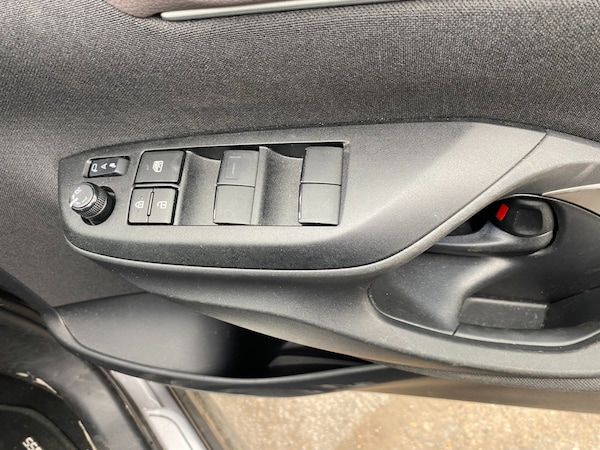 Used Toyota Yaris Cross 2022 for sale - 76156693: Photo 17