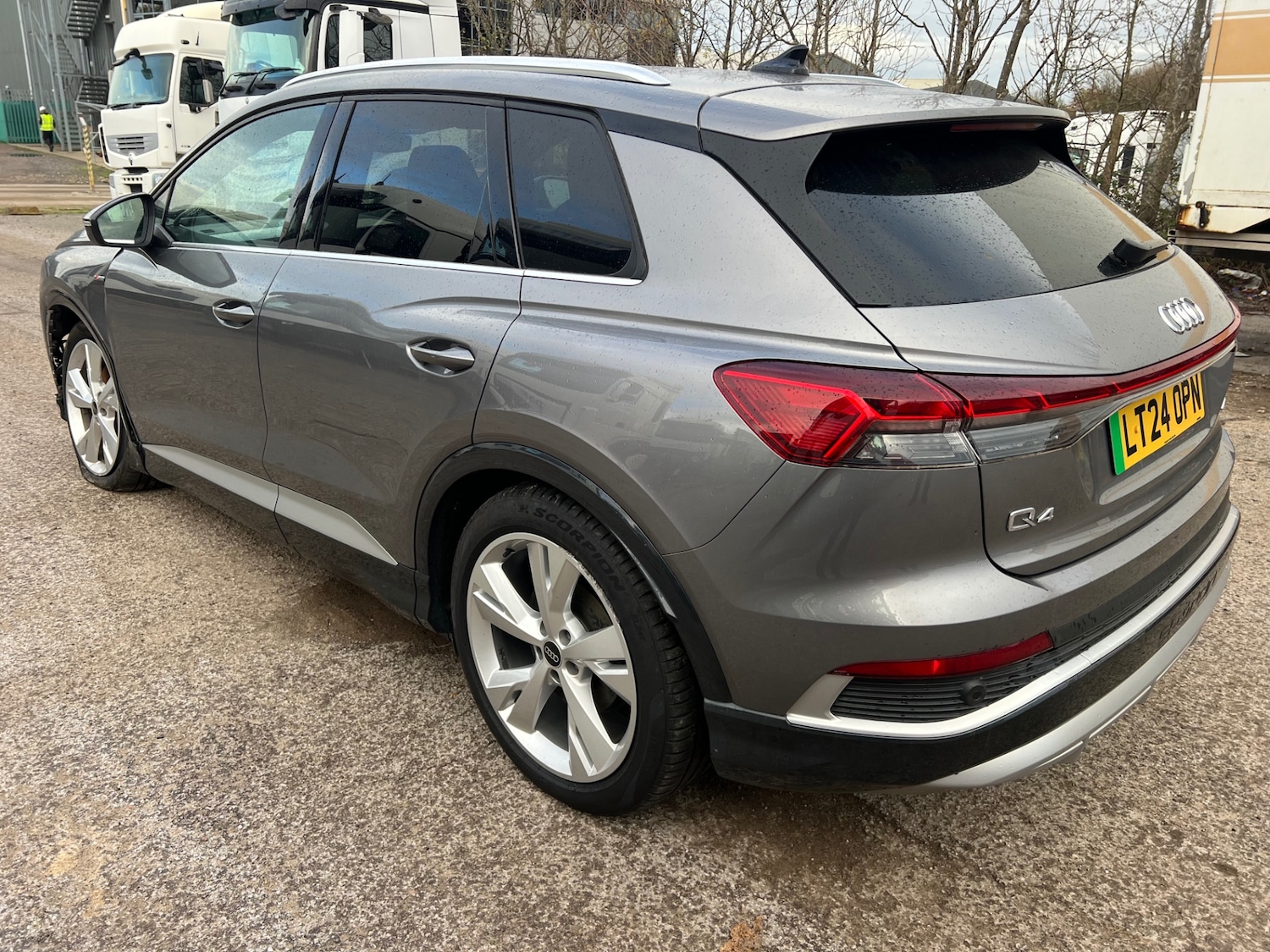 Used Audi Q4 e-tron 2024 for sale - 76557736: Photo 2