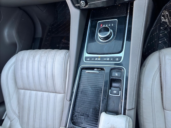 Used Jaguar F-Pace 2016 for sale - 73442709: Photo 11