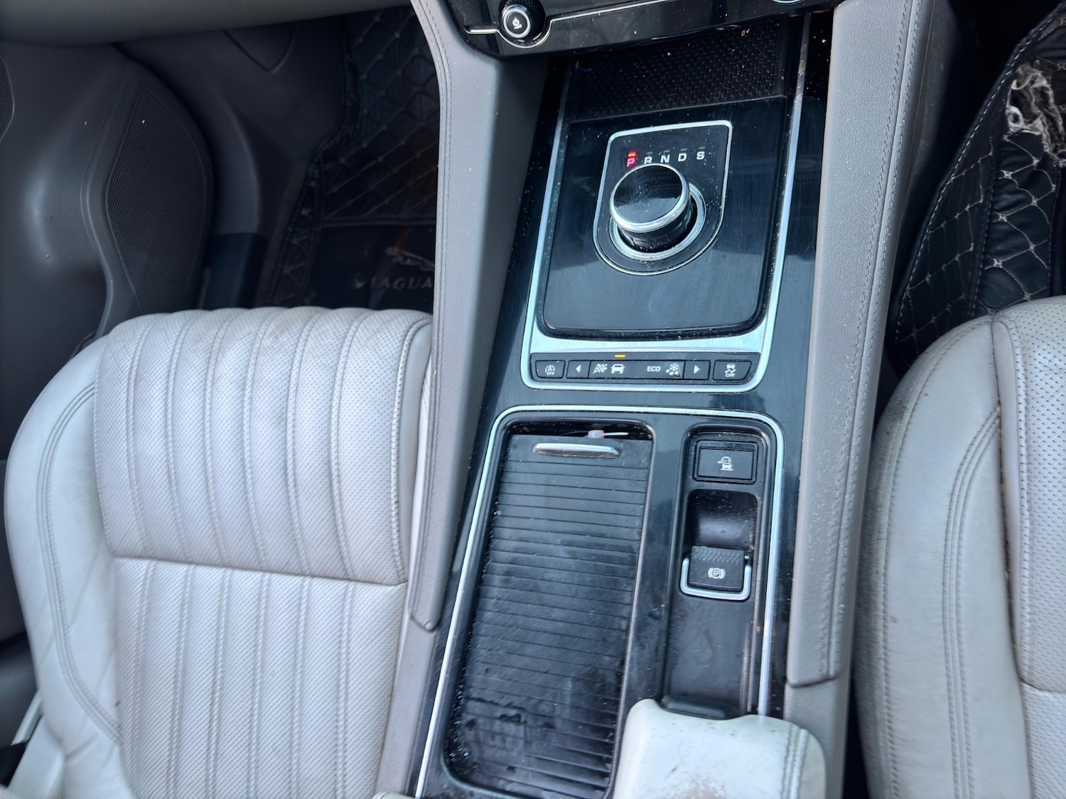 Used Jaguar F-Pace 2016 for sale - 77225487: Photo 9