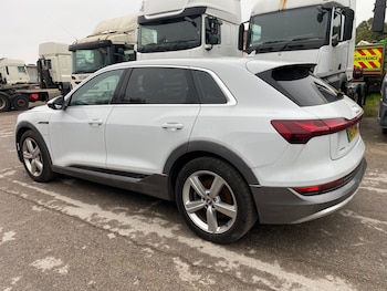 Used Audi e-tron 2020 for sale - 76263422: Photo 2