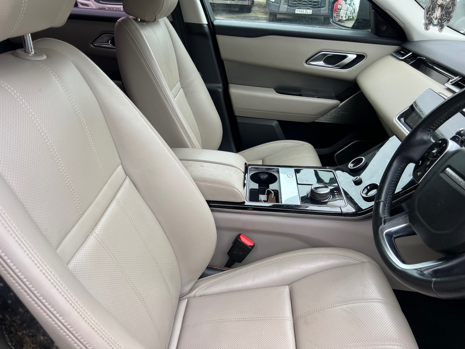 Used Land Rover Range Rover Velar 2018 for sale - 76392516: Photo 11