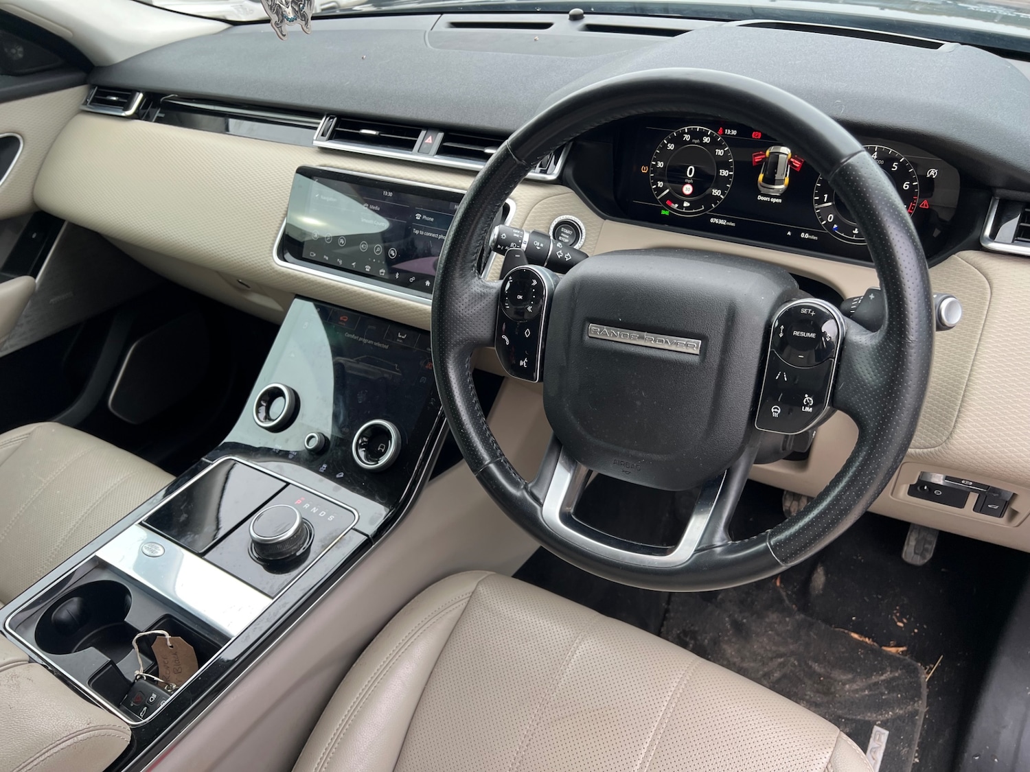 Used Land Rover Range Rover Velar 2018 for sale - 76392516: Photo 8