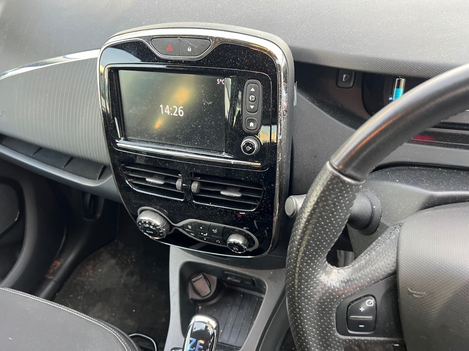 Used Renault Zoe 2018 for sale - 76847666: Photo 6