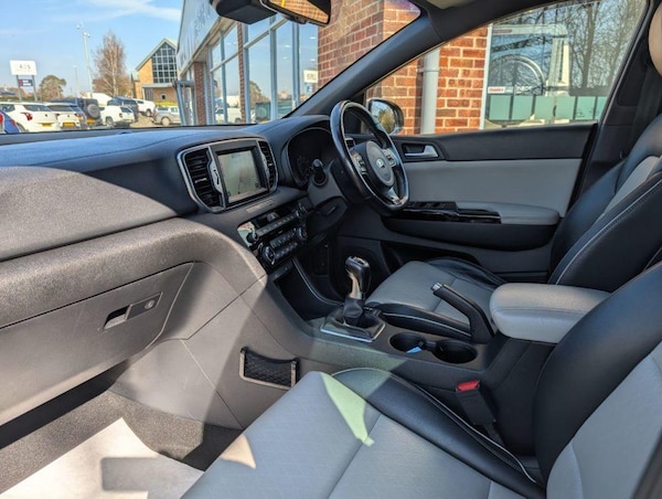 Used Kia Sportage 2018 for sale - 76215234: Photo 2