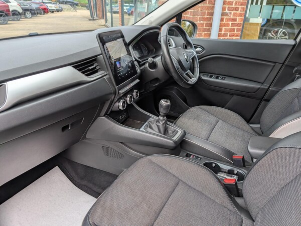 Used Renault Captur 2020 for sale - 76283318: Photo 2