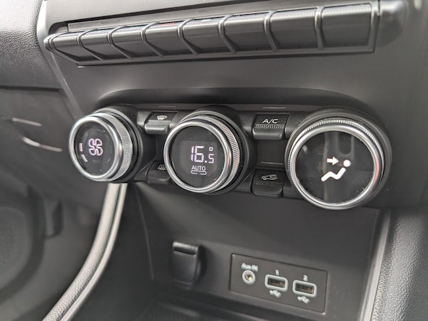Used Renault Captur 2020 for sale - 76283318: Photo 32