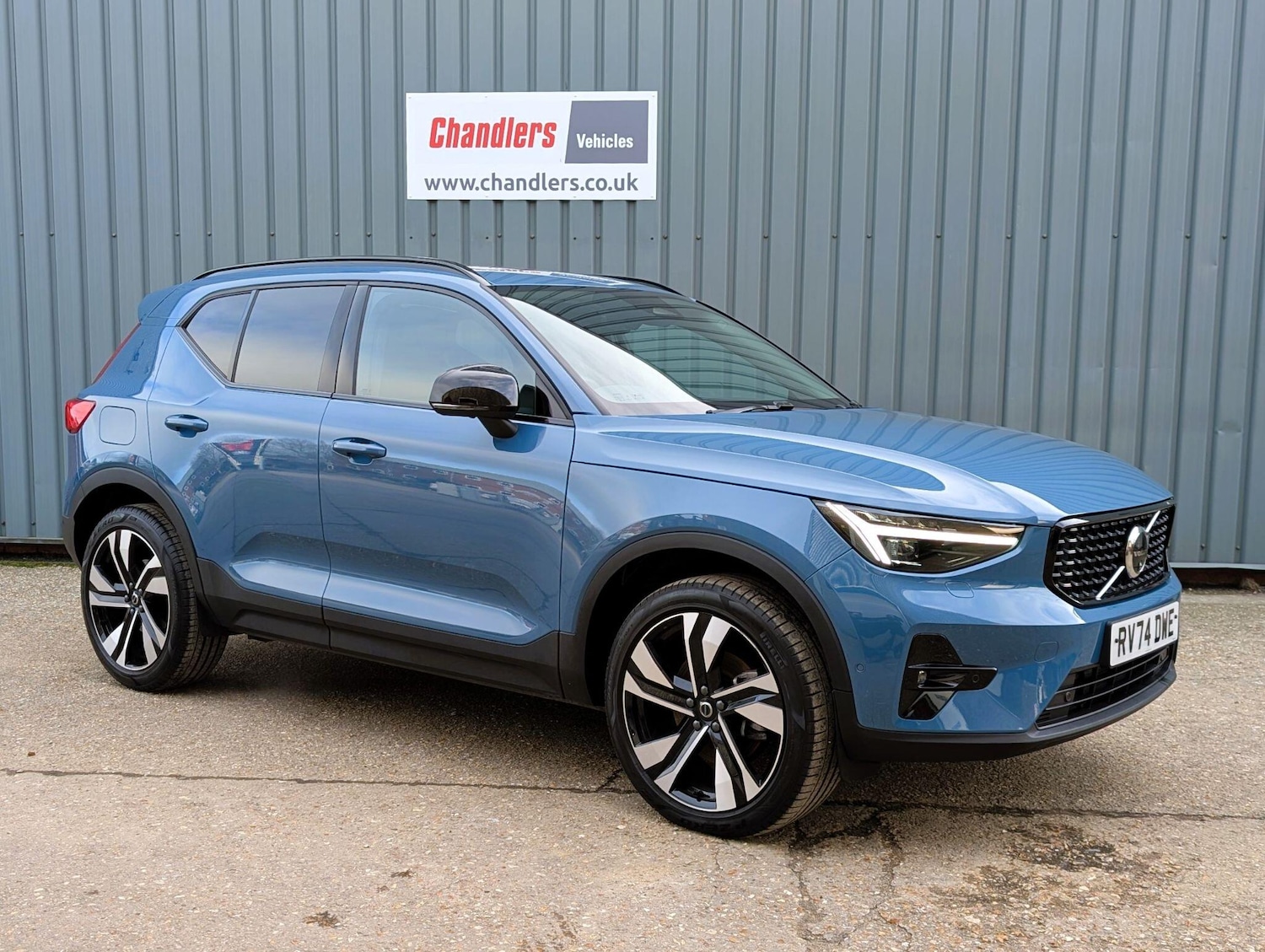 Used Volvo XC40 2025 for sale - 76644741: Photo 1