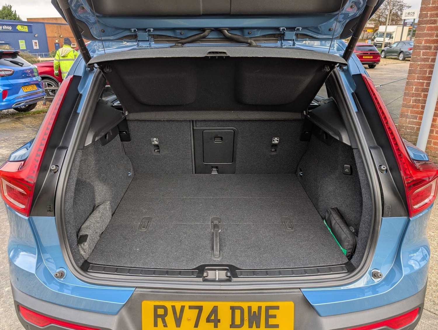 Used Volvo XC40 2025 for sale - 76644741: Photo 13