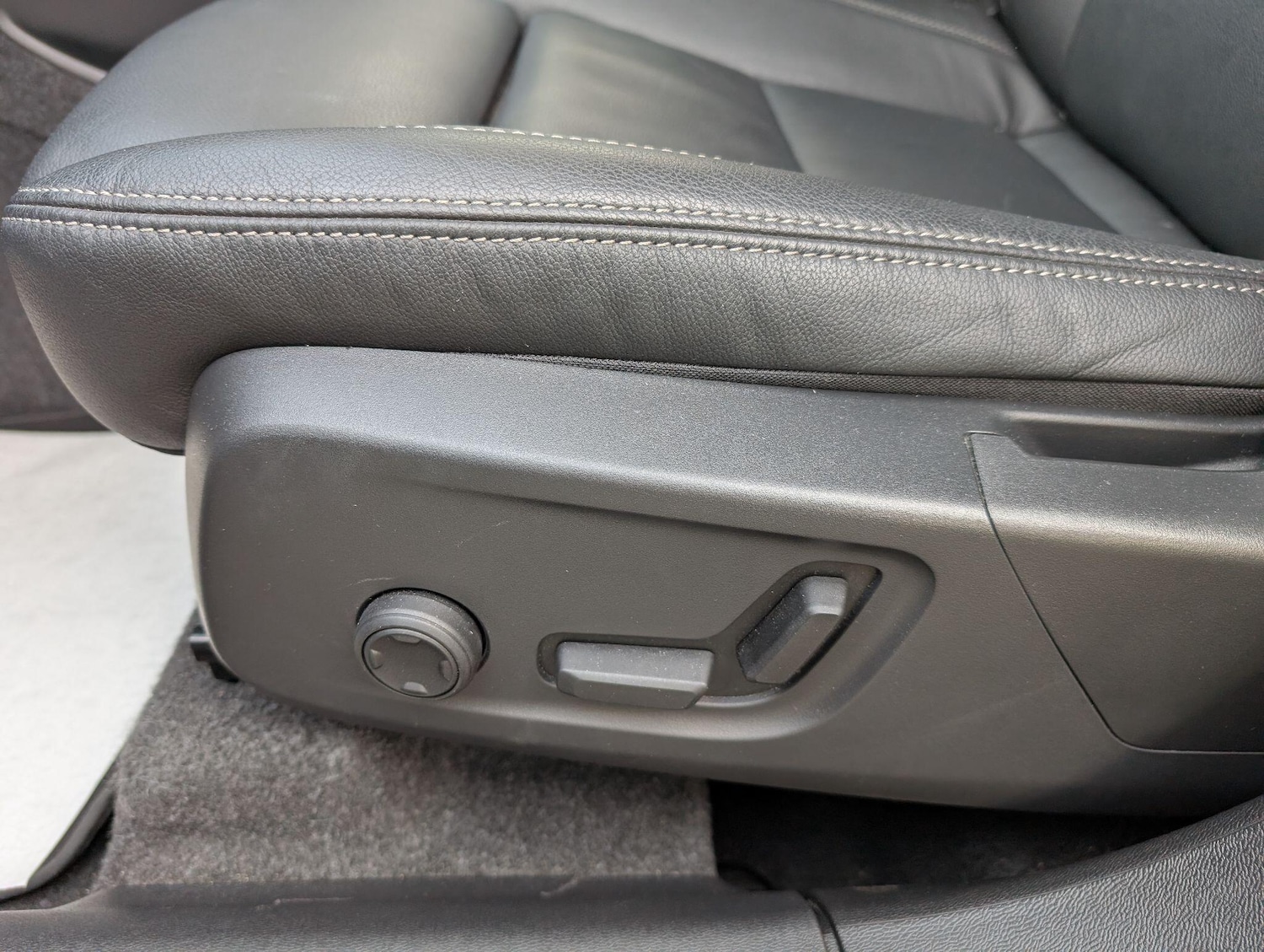 Used Volvo XC40 2025 for sale - 76644741: Photo 24