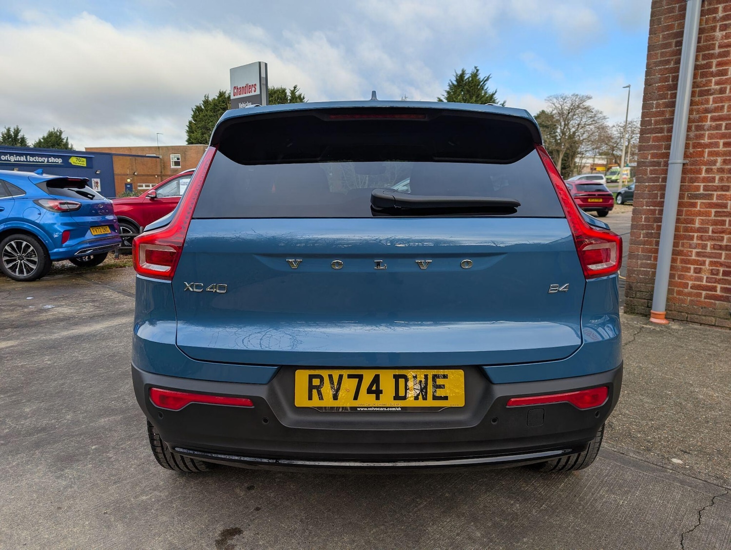 Used Volvo XC40 2025 for sale - 76644741: Photo 9