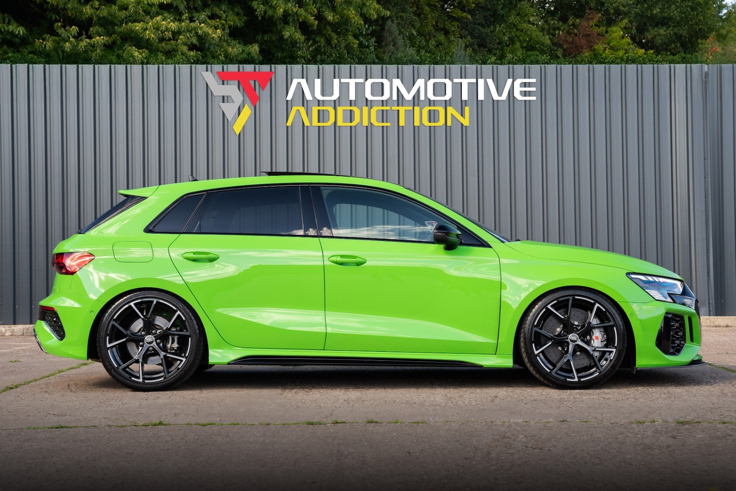 Used Audi RS3 2023 for sale - 76091990: Photo 2