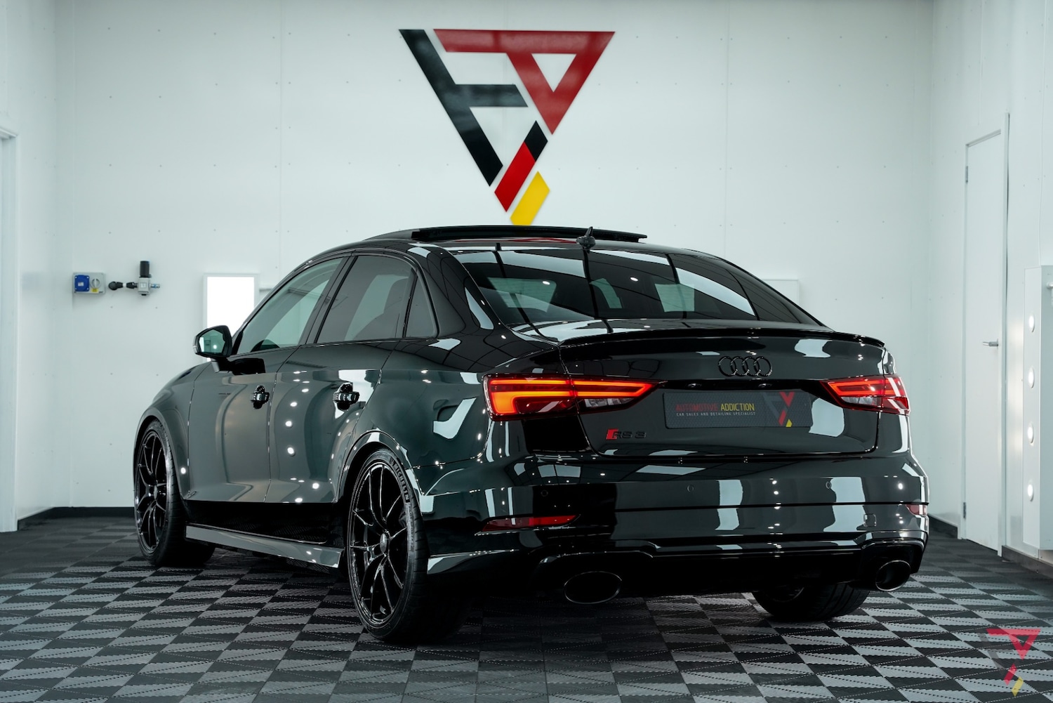 Used Audi RS3 2019 for sale - 76780477: Photo 3
