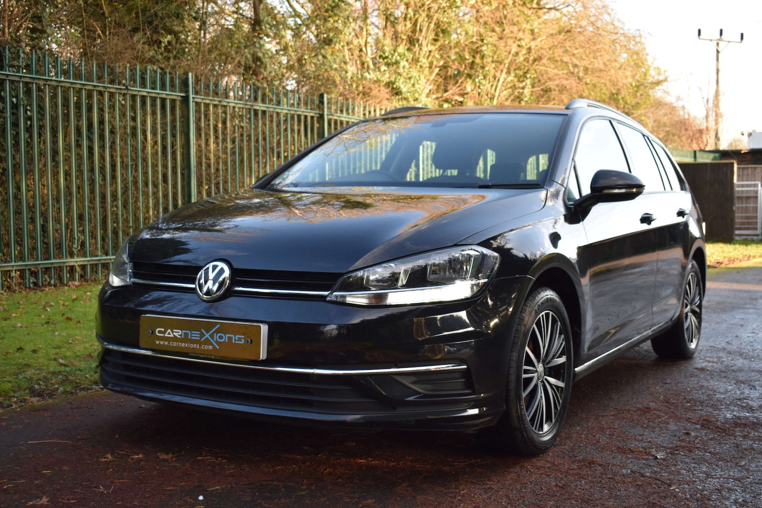 Used Volkswagen Golf 2018 for sale - 77037061: Photo 3