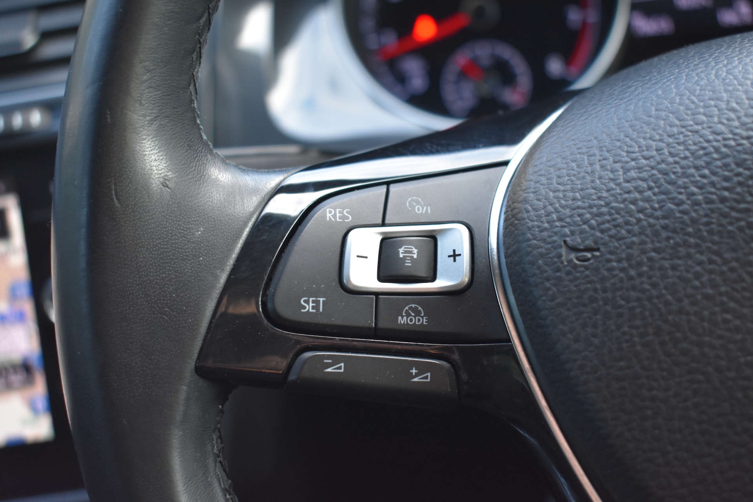 Used Volkswagen Golf 2018 for sale - 77037061: Photo 41