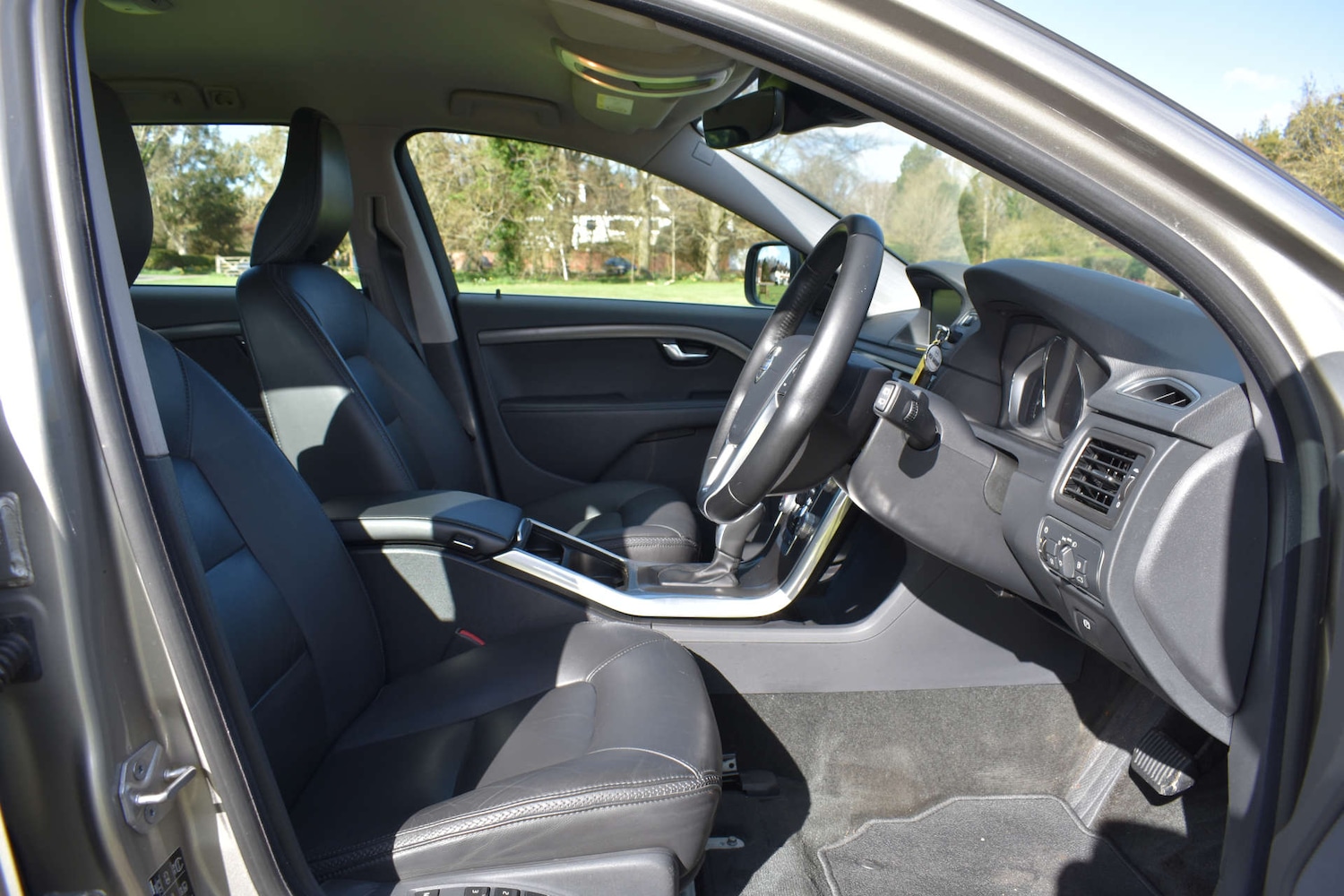 Used Volvo XC70 2015 for sale - 77903122: Photo 11