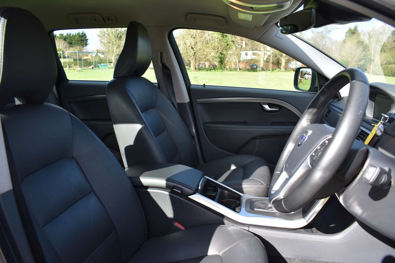 Used Volvo XC70 2015 for sale - 77903122: Photo 12