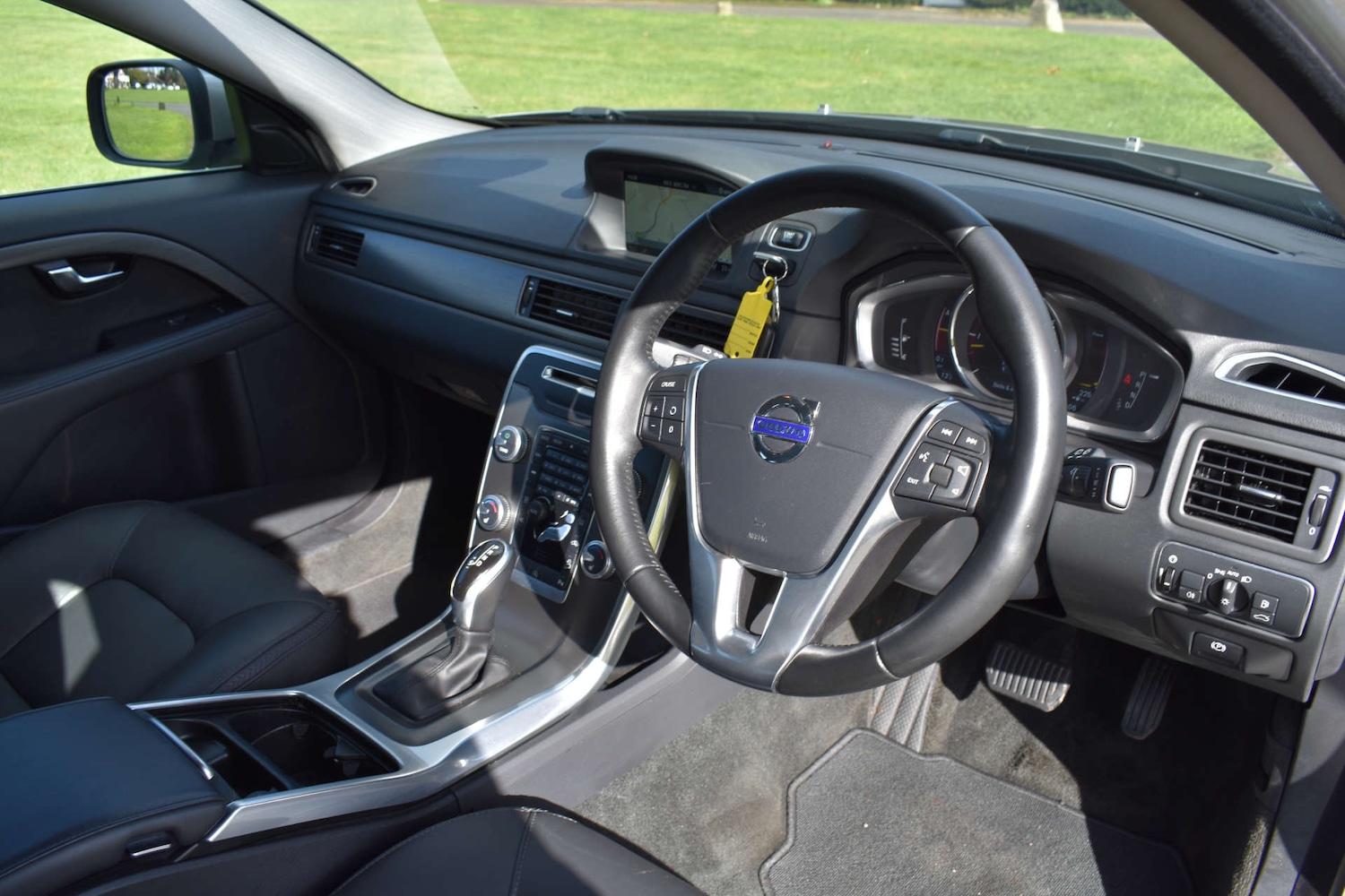 Used Volvo XC70 2015 for sale - 77903122: Photo 13