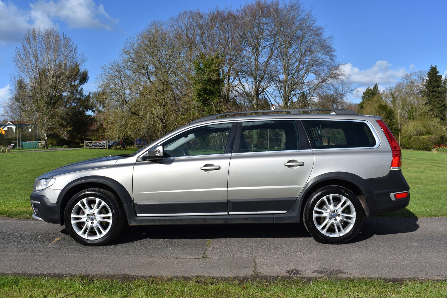 Used Volvo XC70 2015 for sale - 77903122: Photo 17