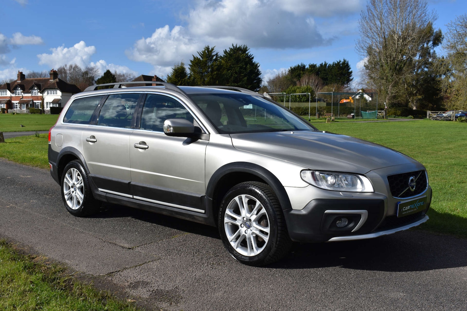 Used Volvo XC70 2015 for sale - 77903122: Photo 2