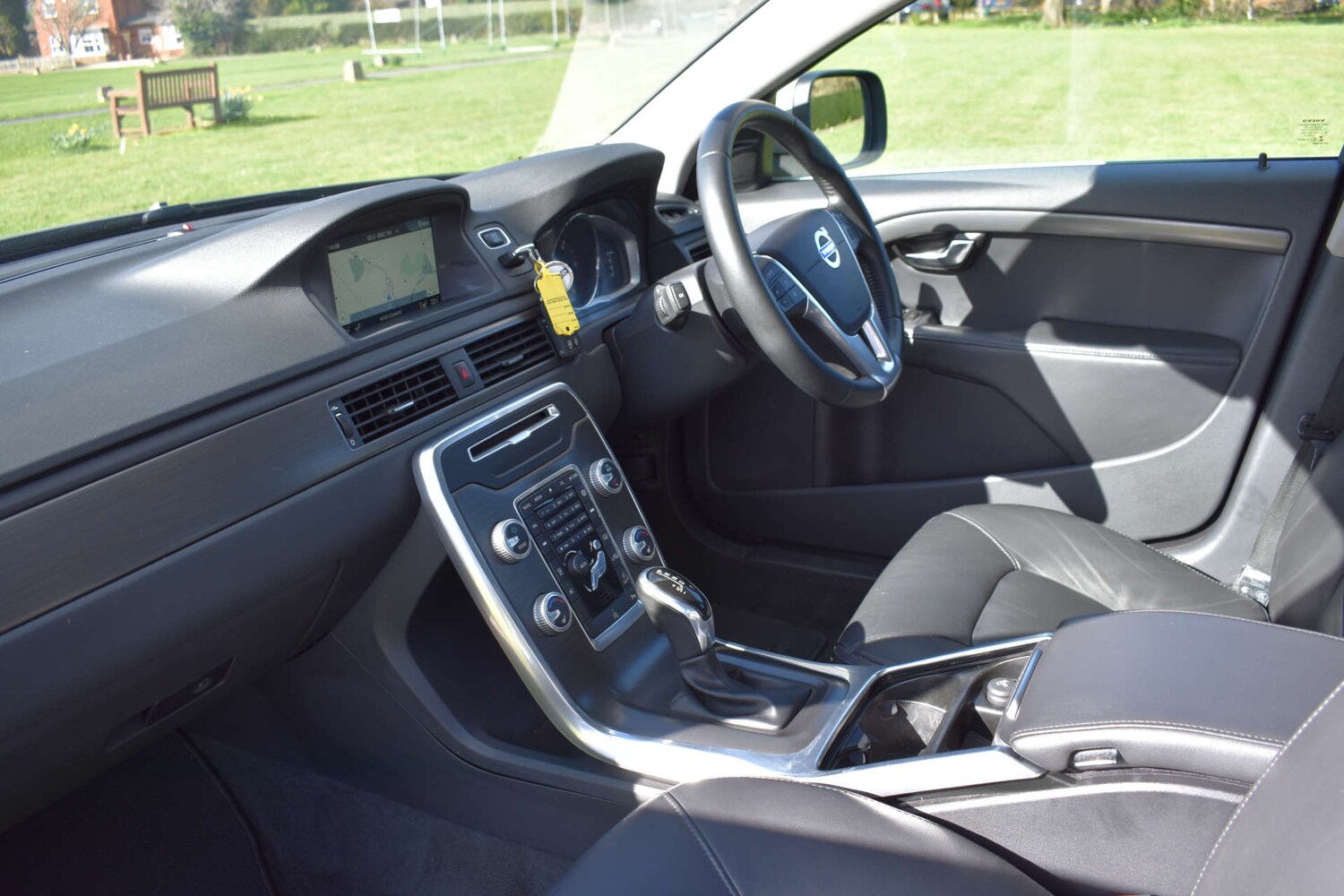 Used Volvo XC70 2015 for sale - 77903122: Photo 23