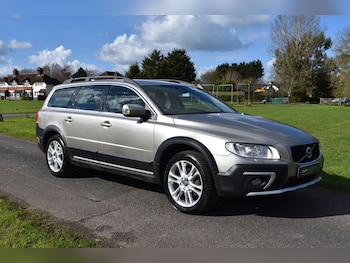 Used Volvo XC70 2015 for sale - 77903122: Photo