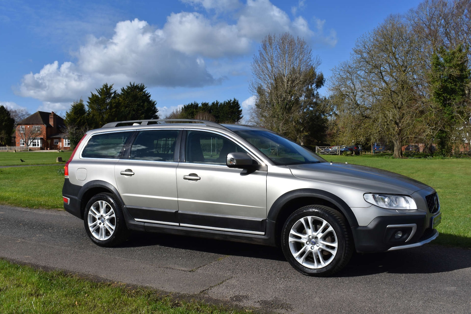 Used Volvo XC70 2015 for sale - 77903122: Photo 5