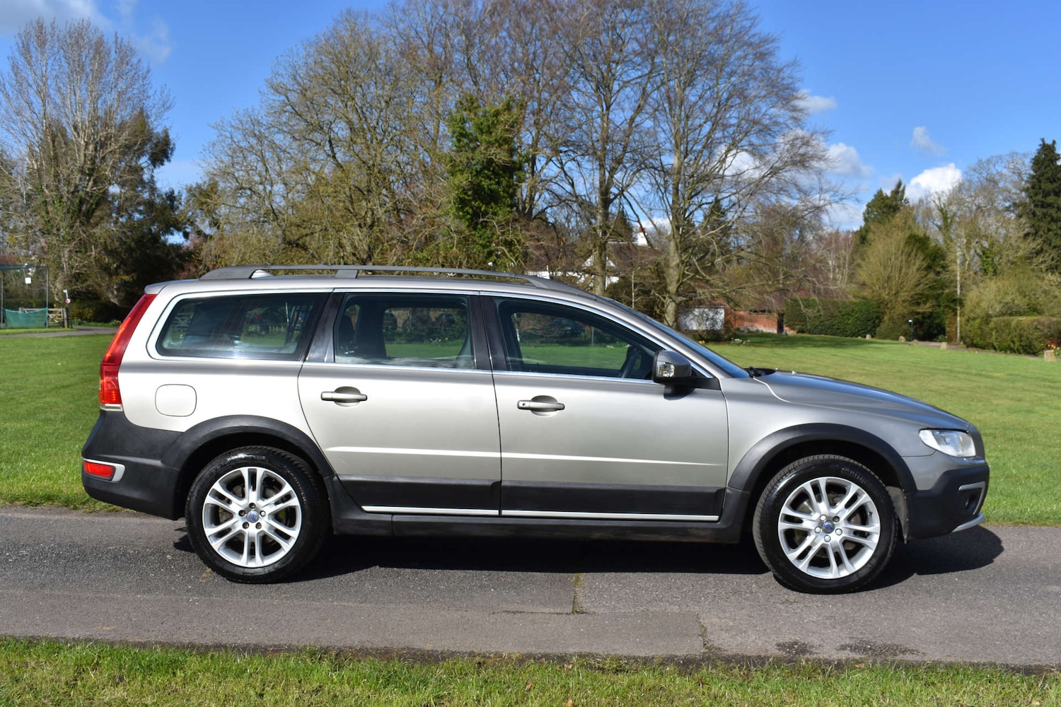 Used Volvo XC70 2015 for sale - 77903122: Photo 6