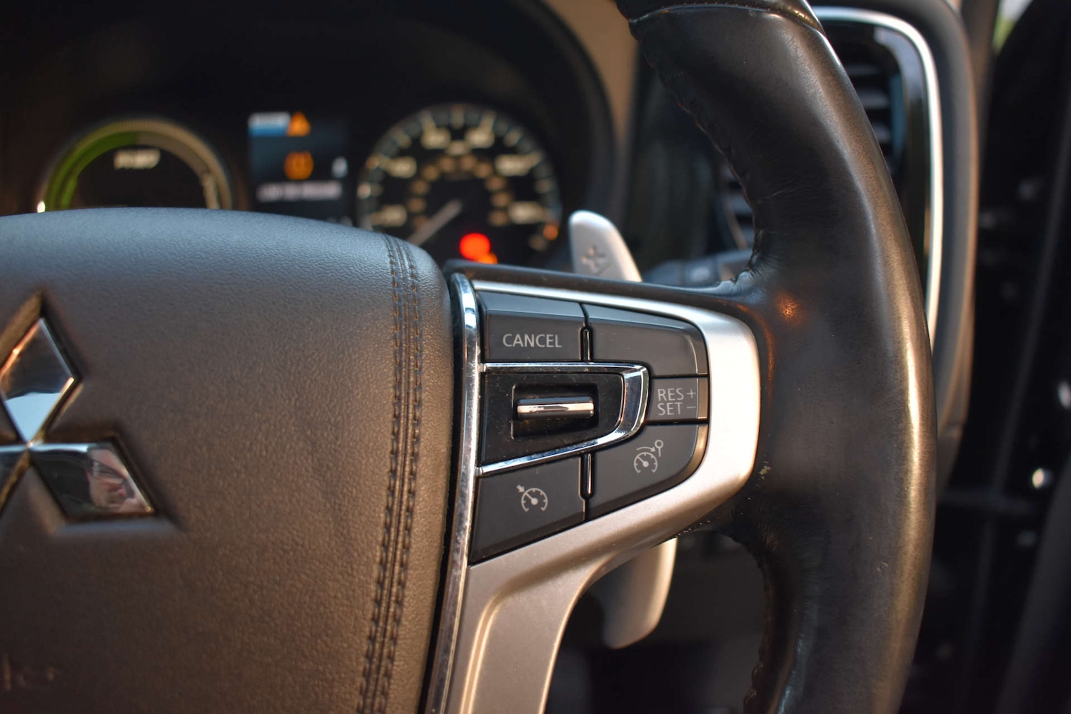 Used Mitsubishi Outlander 2017 for sale - 77037060: Photo 27