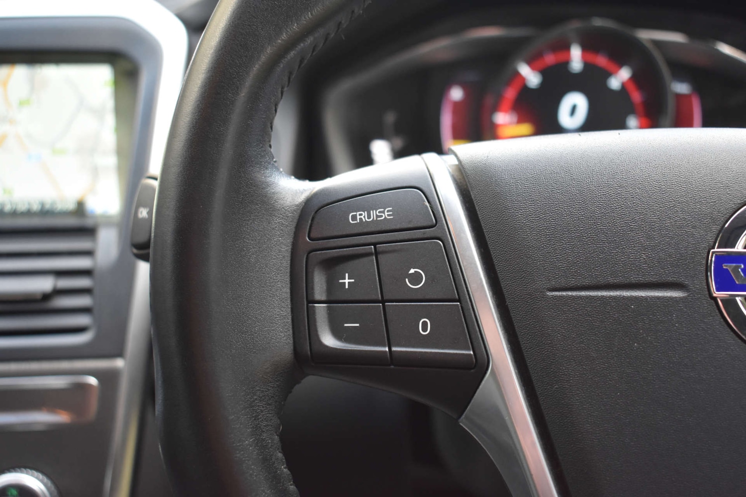 Used Volvo XC60 2015 for sale - 77818791: Photo 35