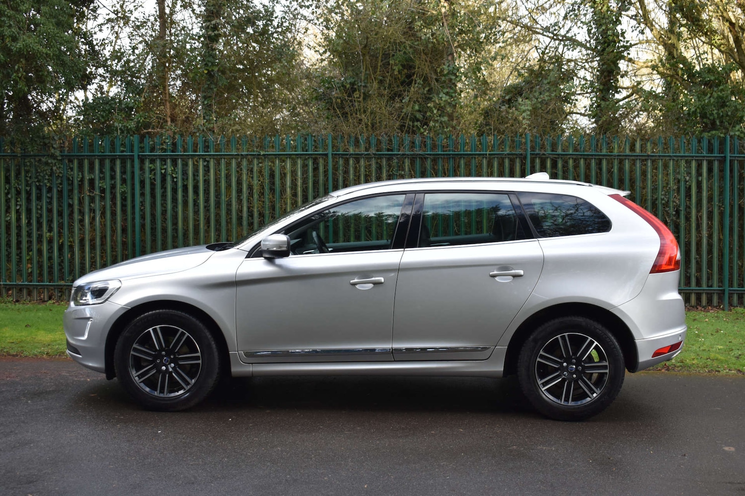 Used Volvo XC60 2015 for sale - 77818791: Photo 5