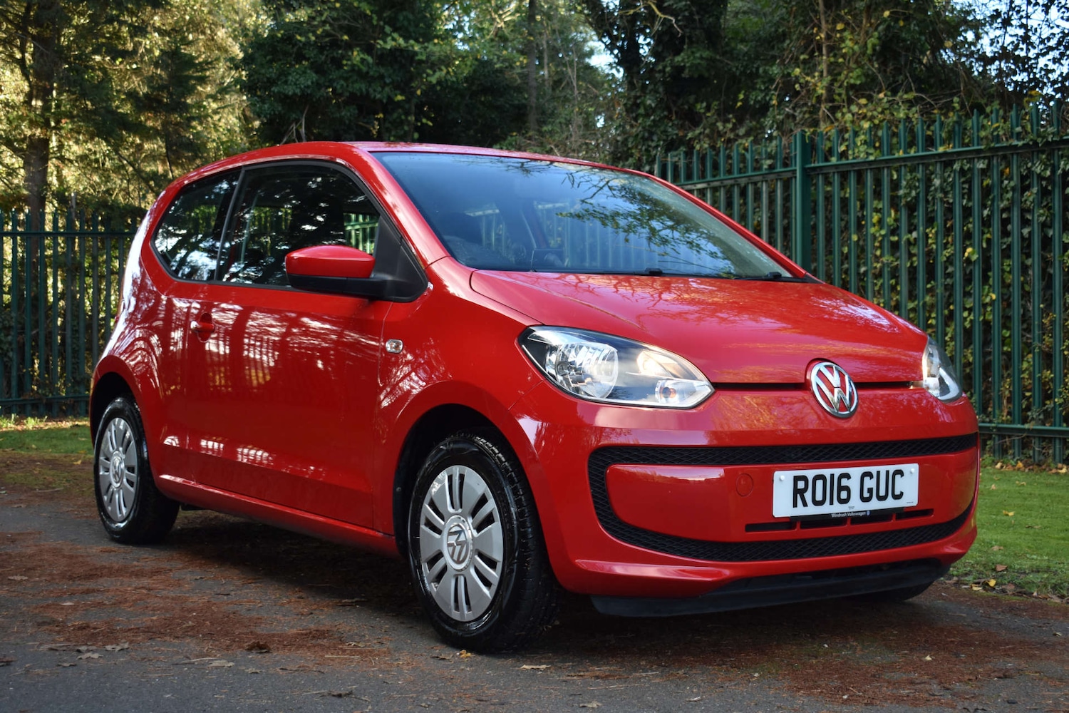 Used Volkswagen up! 2016 for sale - 76618150: Photo 1