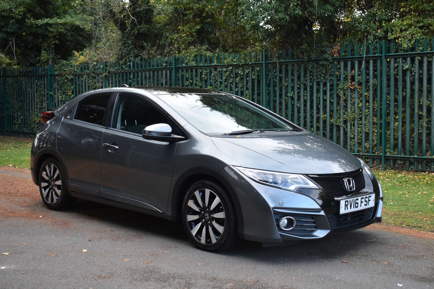 Used Honda Civic 2016 for sale - 76356037: Photo 2