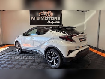 Used Toyota C-HR 2017 for sale - 78363201: Photo